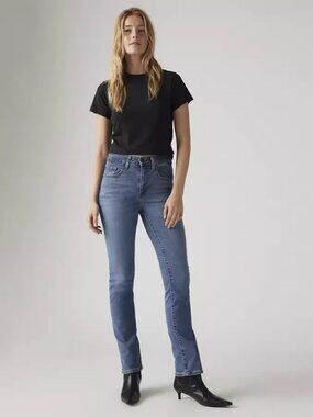 Levi's 724 High Rise Slim Straight Jeans Blue Wave Wash 26W x 32L Premium